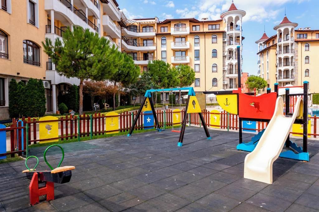 Holiday Apartcomplex Royal Sun Слънчев бряг Екстериор снимка